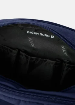 CORE WASH BAG STANDING