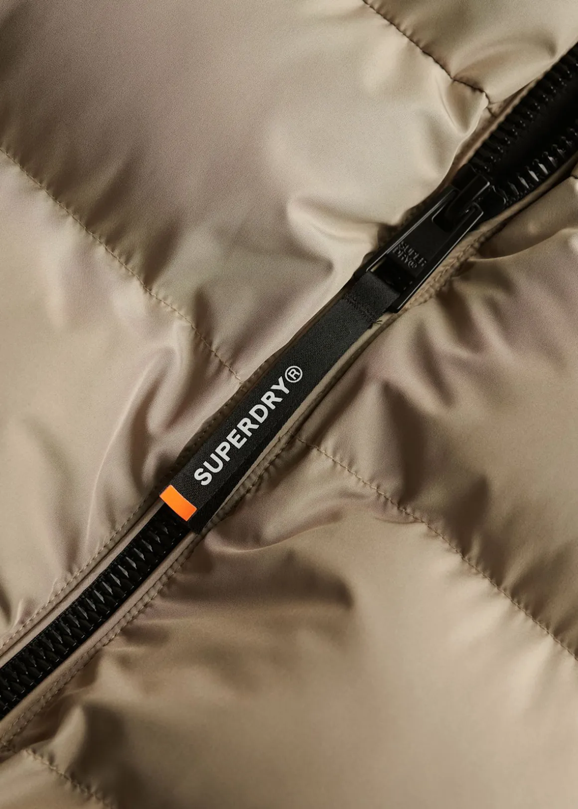 HOODED SPORTS PUFFER JACKET